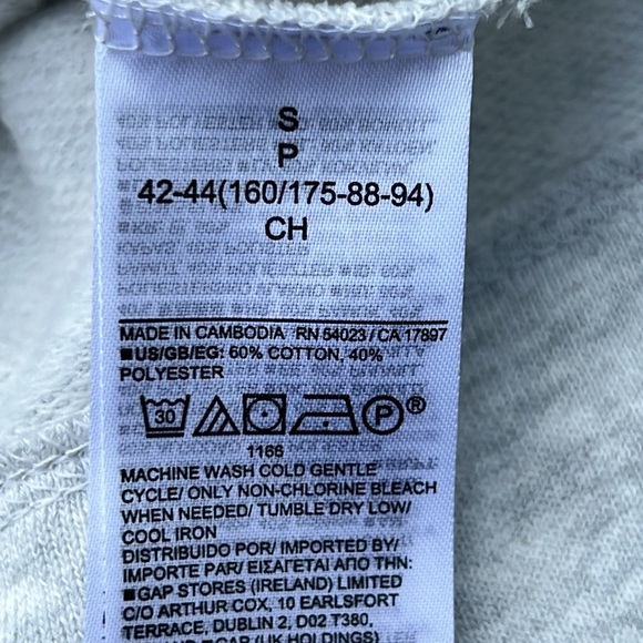 GAP V-neck Sweatshirt - Picture 10 of 15